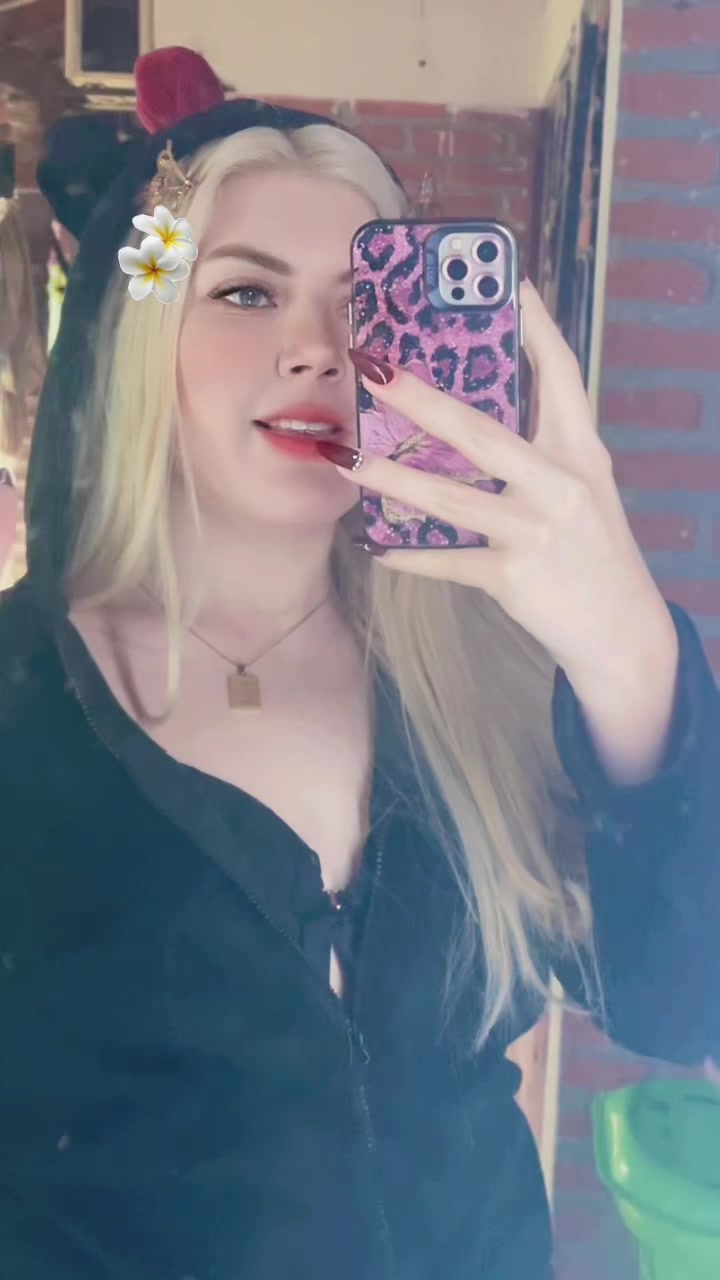 @Yenni 😻🇩🇪