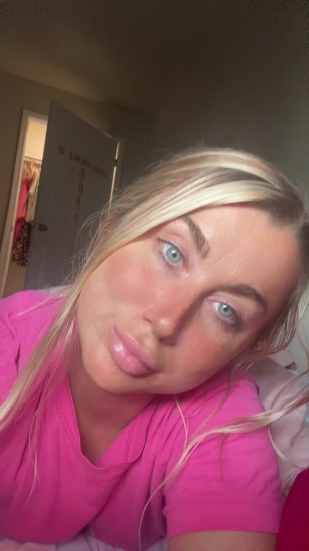 @Laceybarbieee