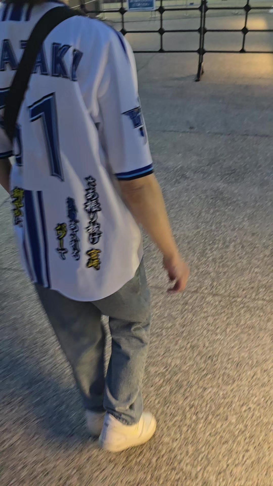 @アッキー