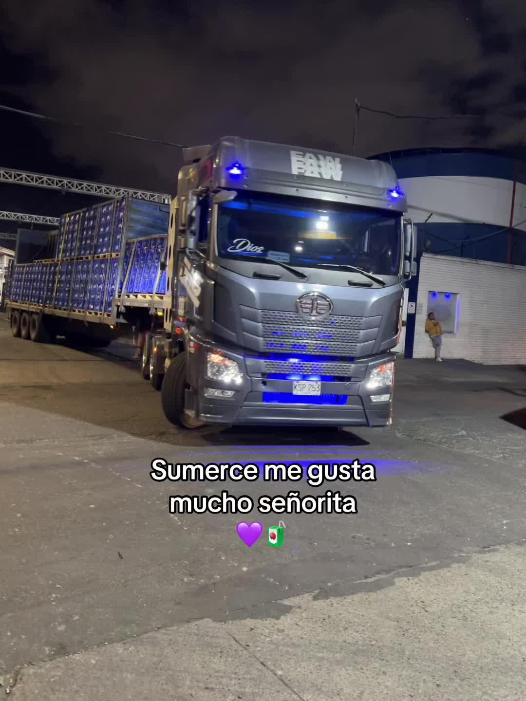 @Arevalostrucksytrailers