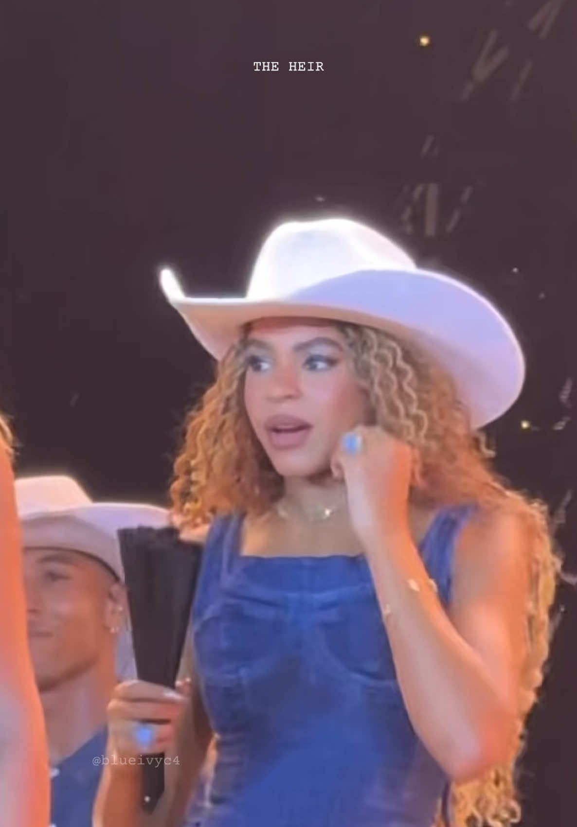 @Blue Ivÿ Carter