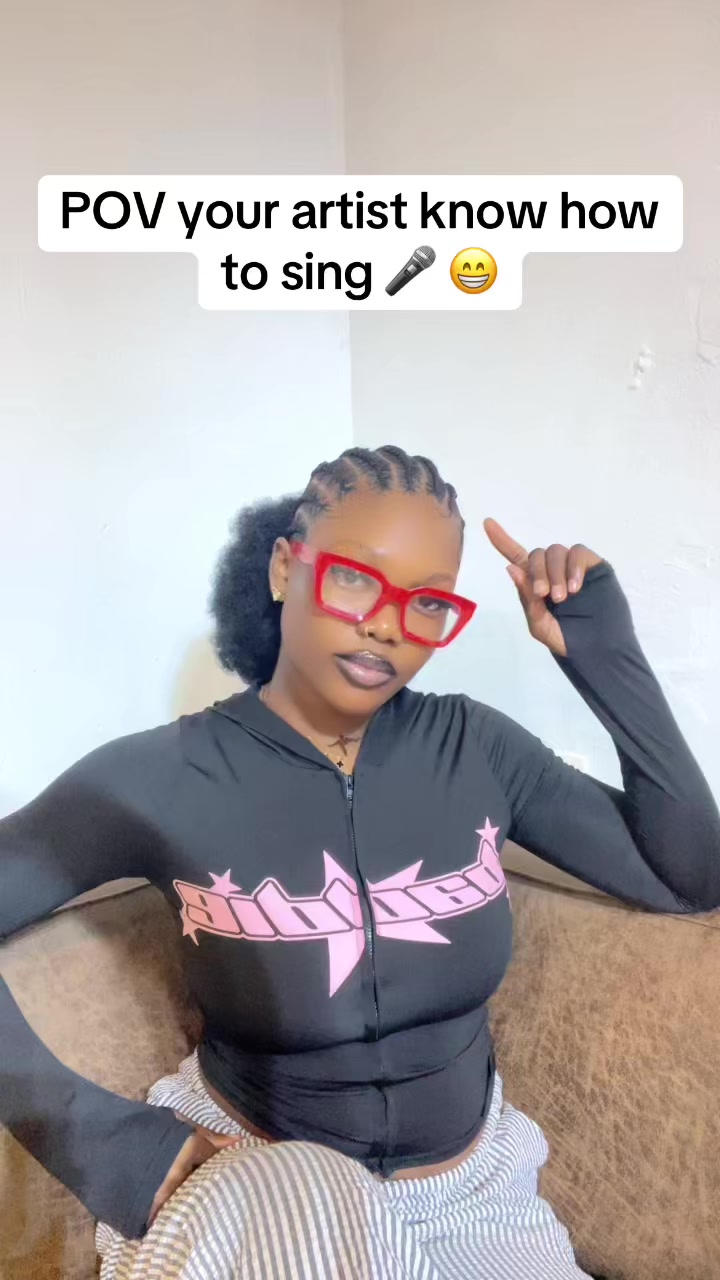 @(QUEEN of the QUEENS 👑💃🇬🇭)