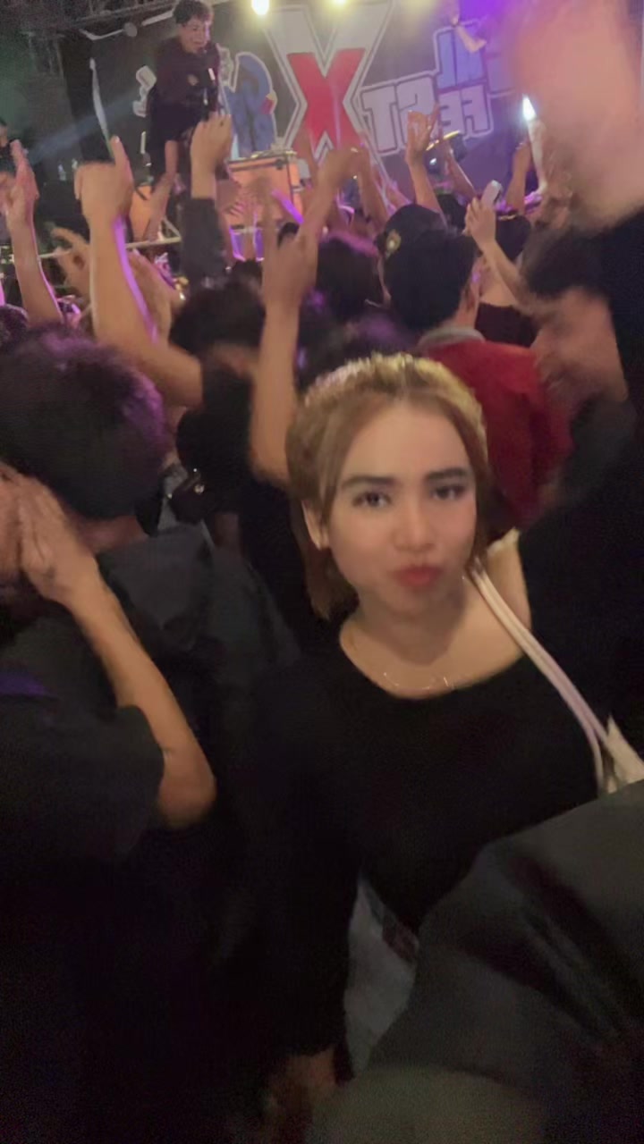 @julia frinella sari
