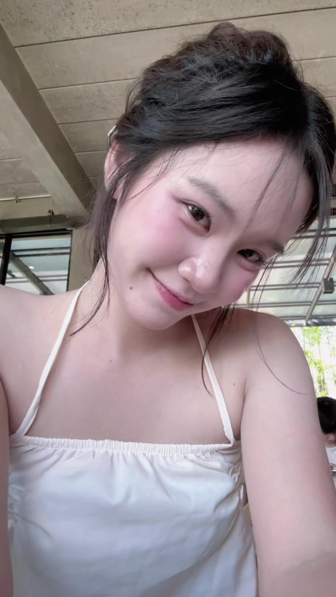 @ລາດີ້