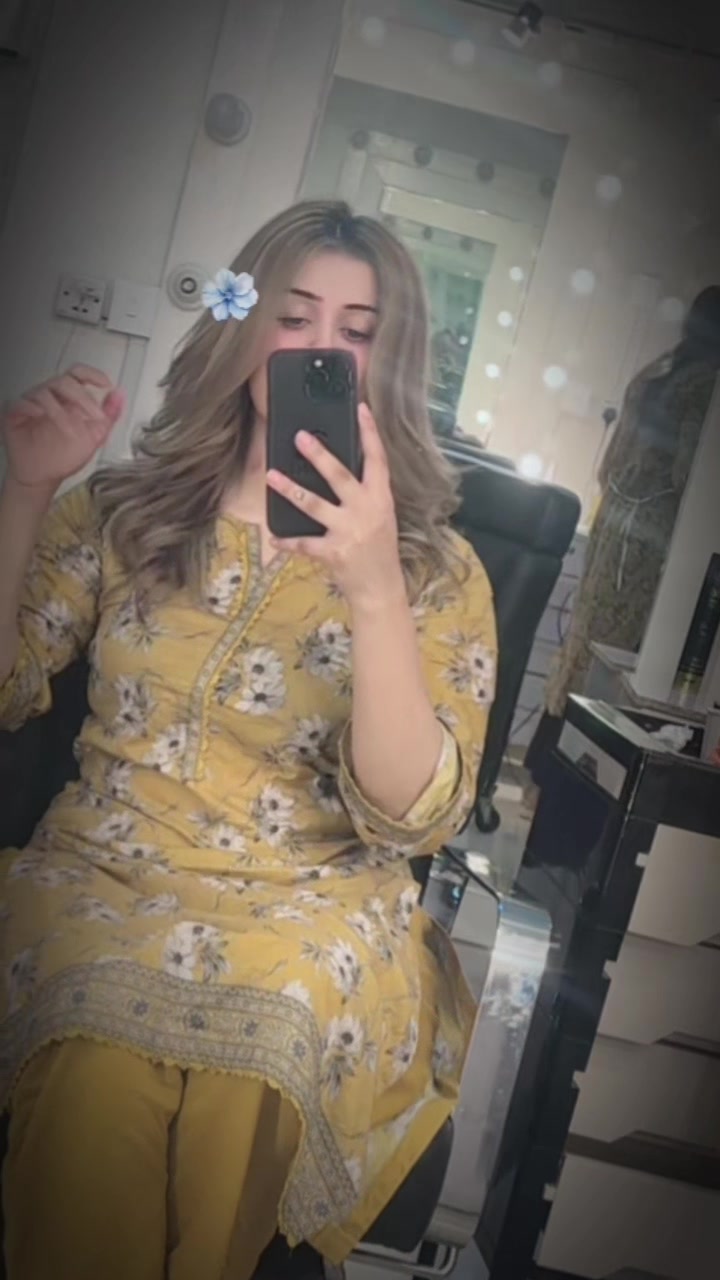 @Sialkoti queen 👸