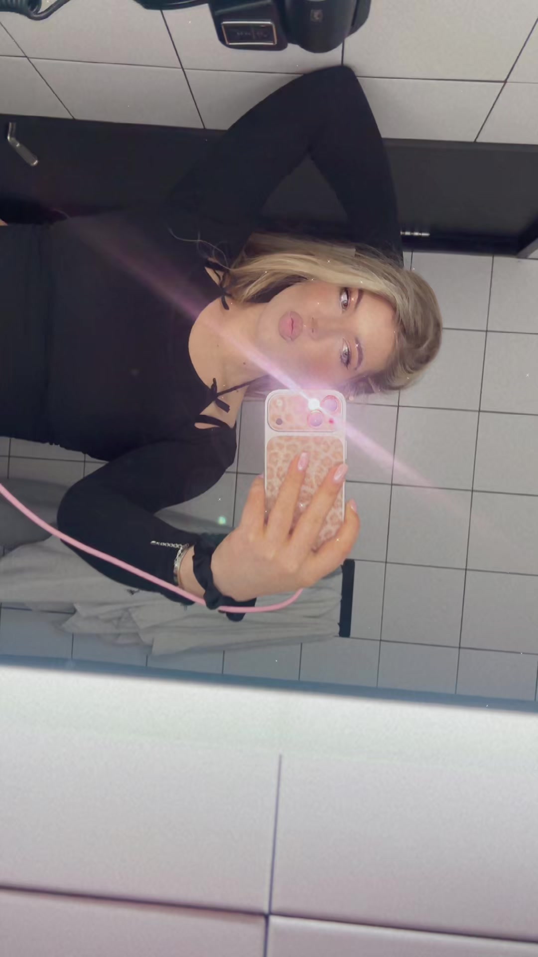 @🦋🤍