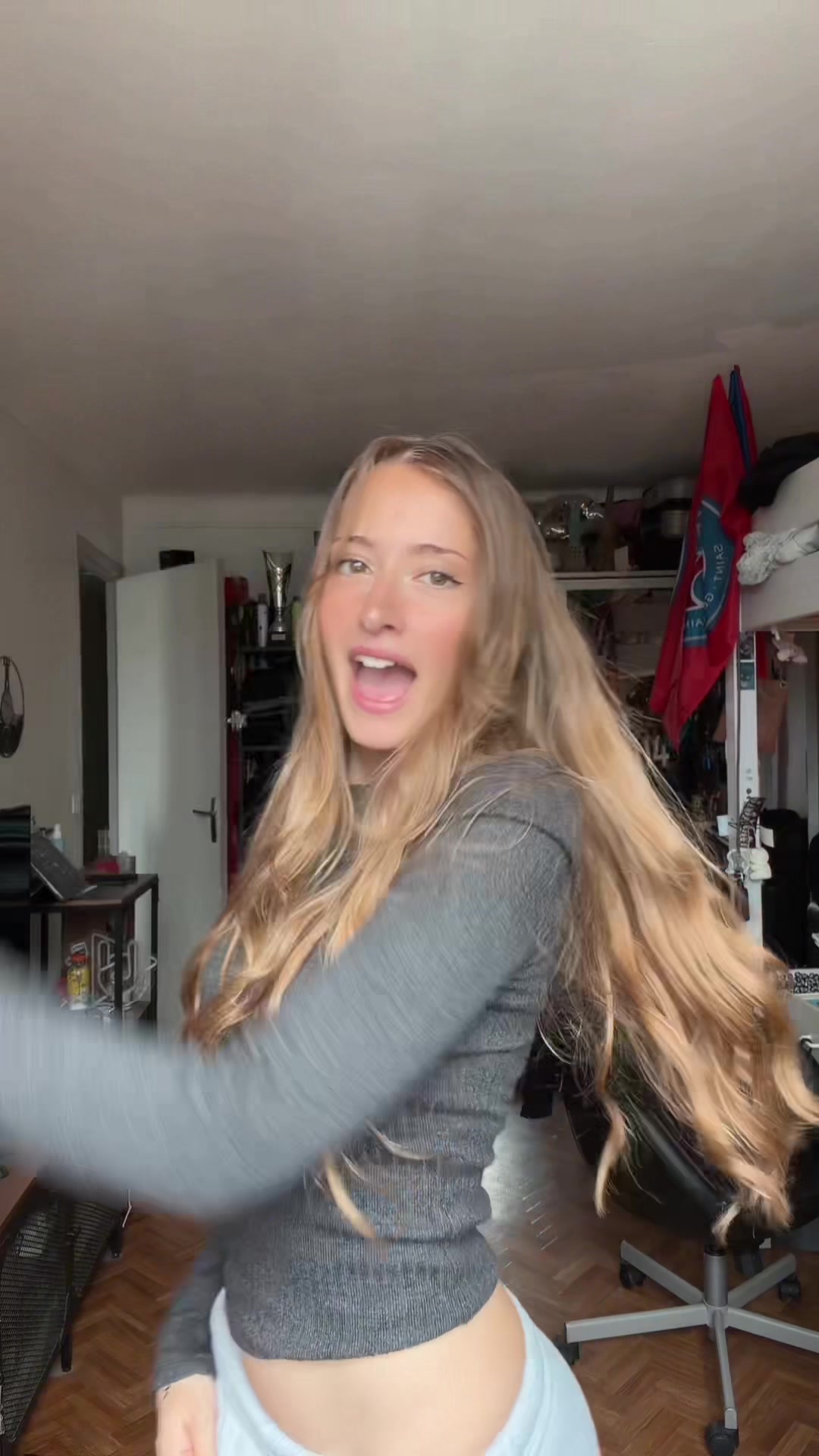 @𝐓 𝐇 𝐀 𝐈 𝐒