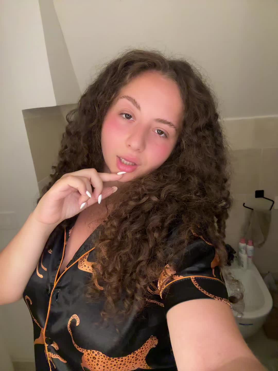 @🦂