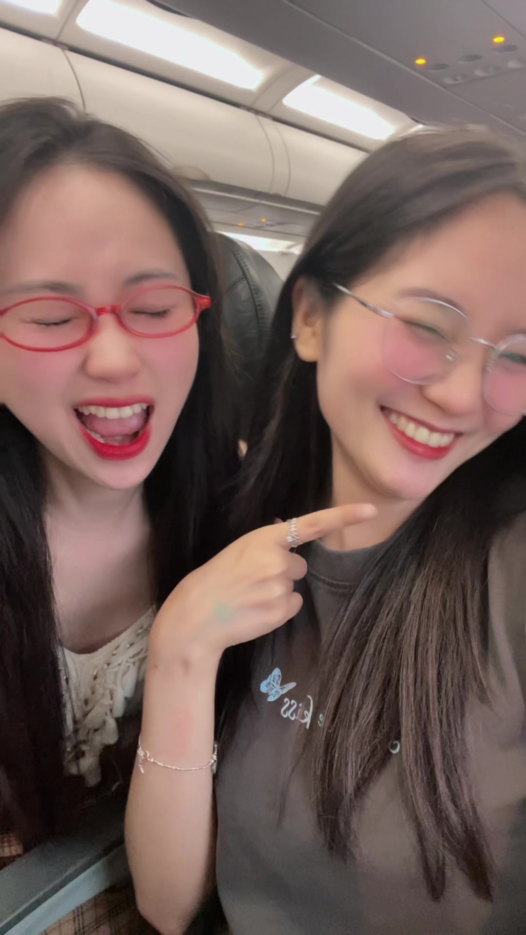 @Hoàng Nga