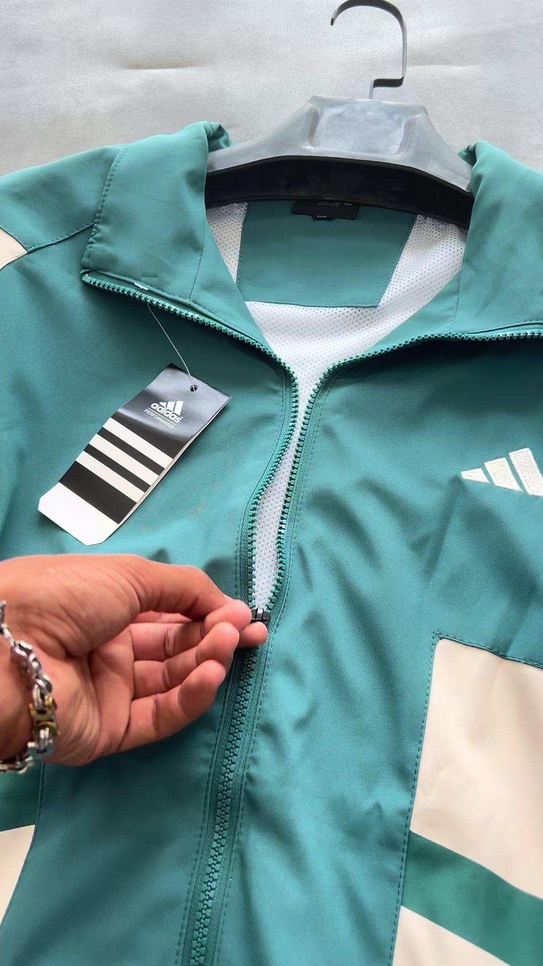@معتز لملابس الشباب والاحذيه🛍️