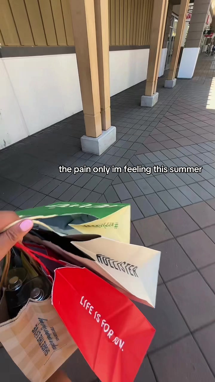 @lulu 🪩💐🧡