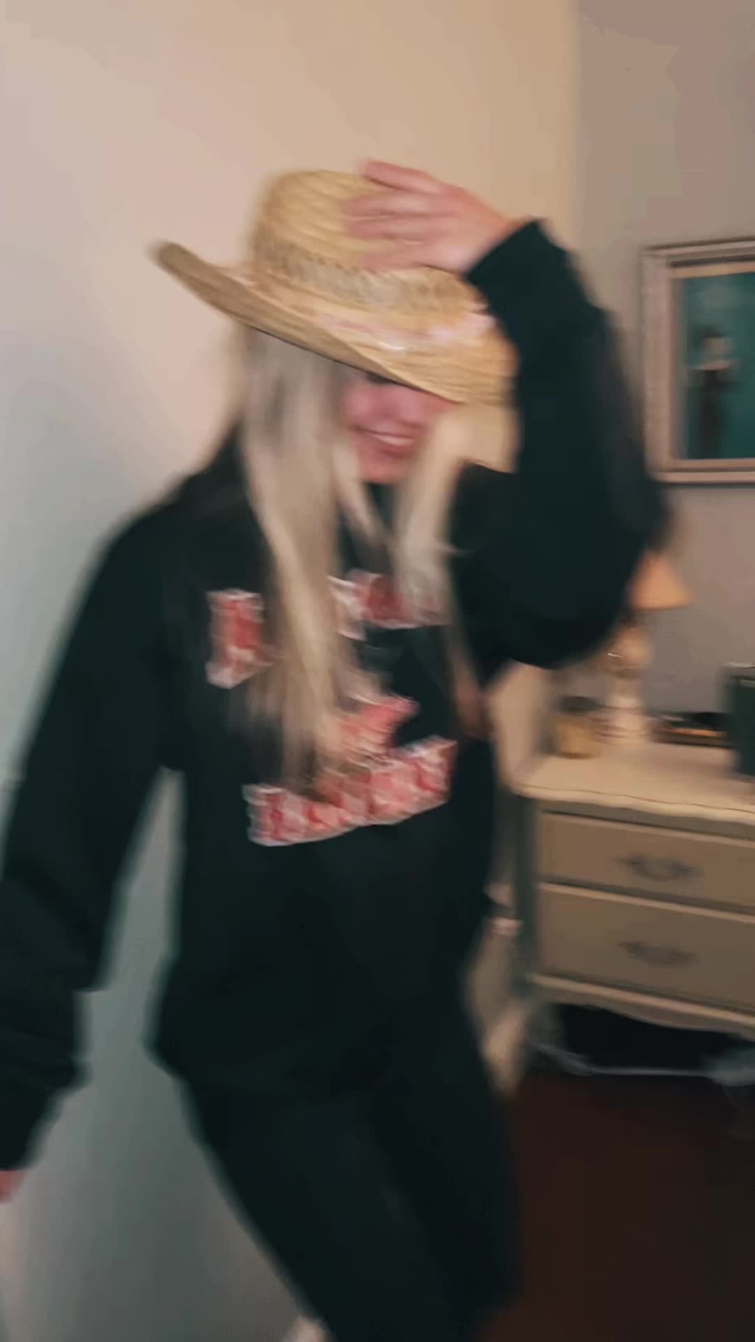 @𝐌𝐚𝐲𝐛𝐞𝐥𝐥