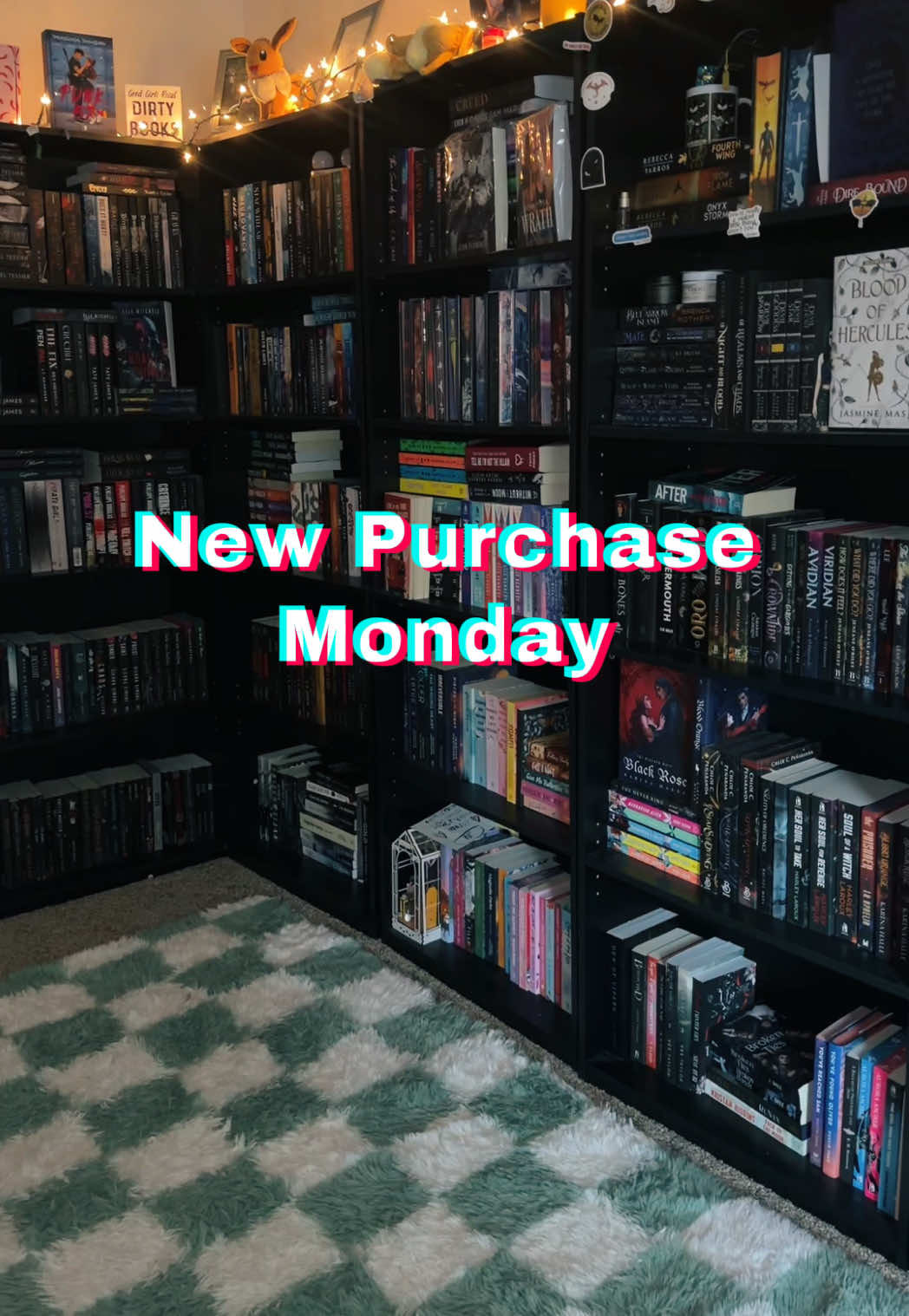 @Danielle Reads 📚☕️ 🧸