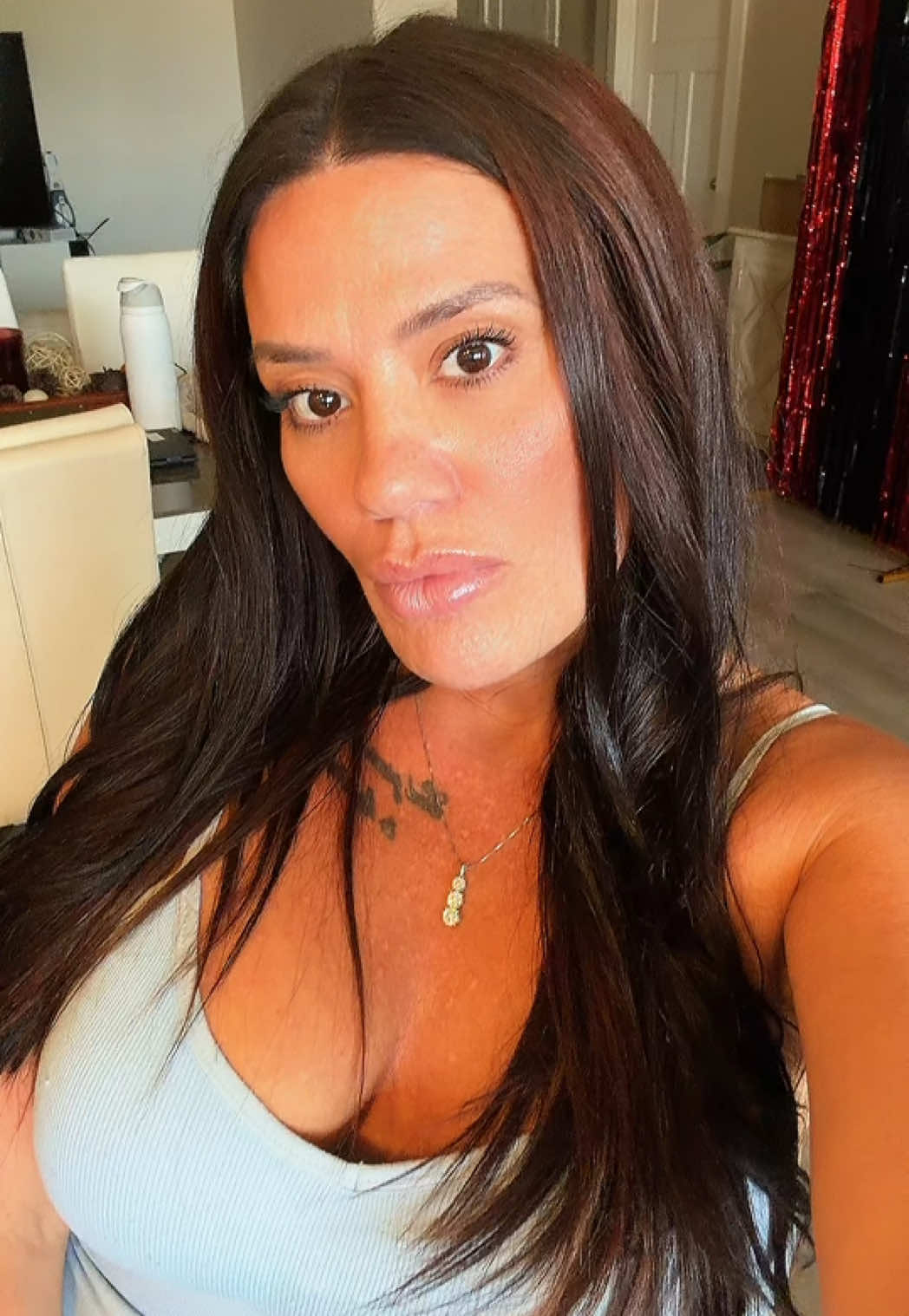 @leslieabellon