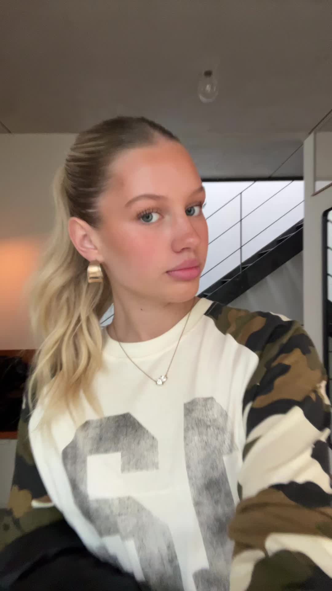 @Mia