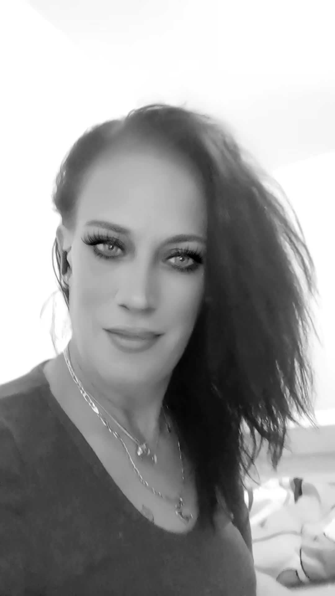 @trischa
