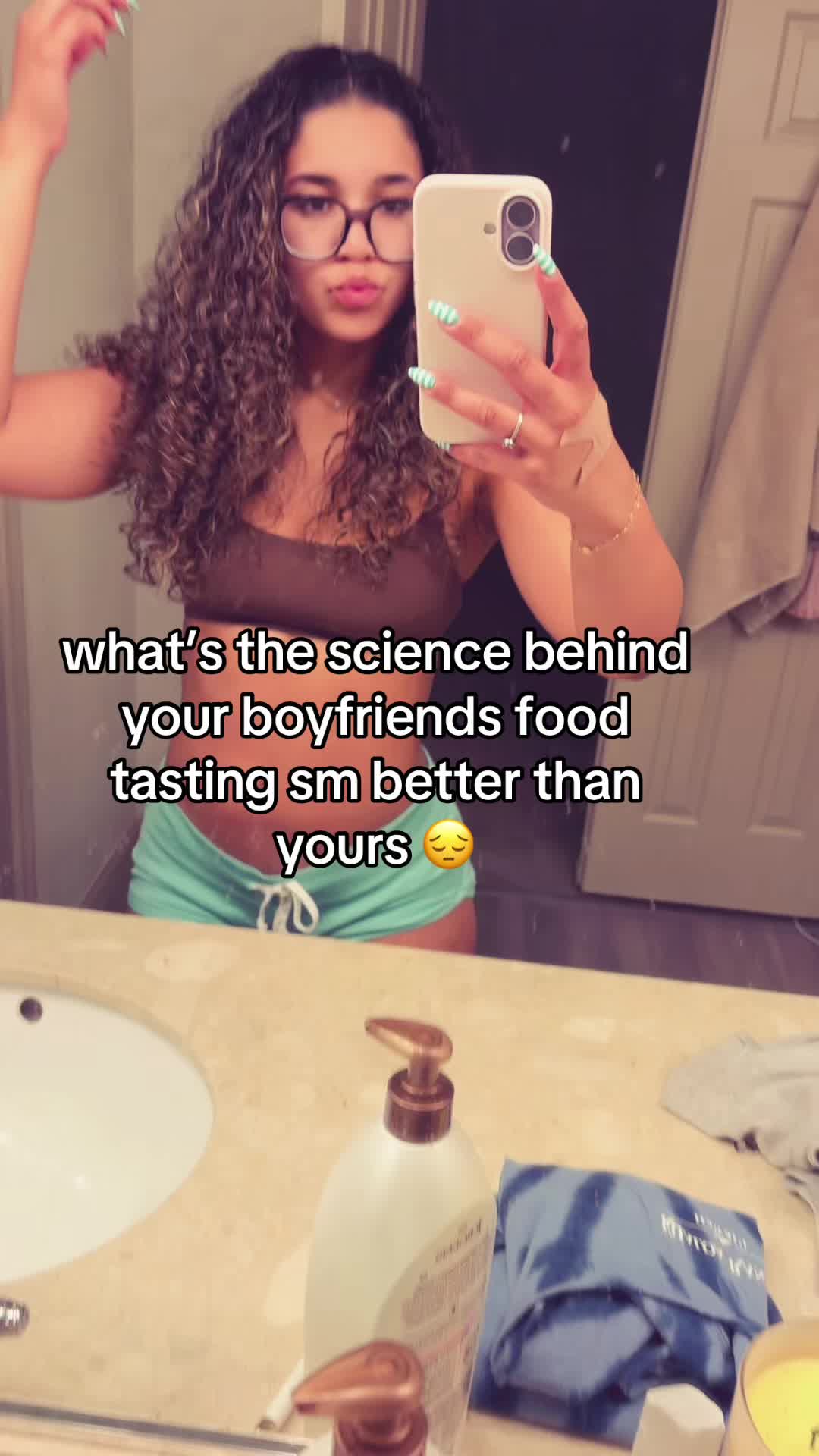 @🌜hloé