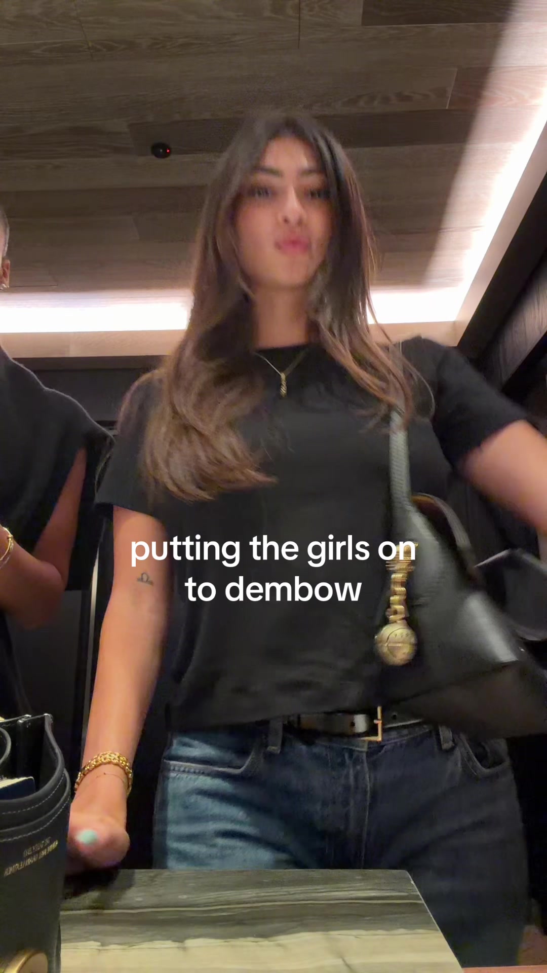 @bella
