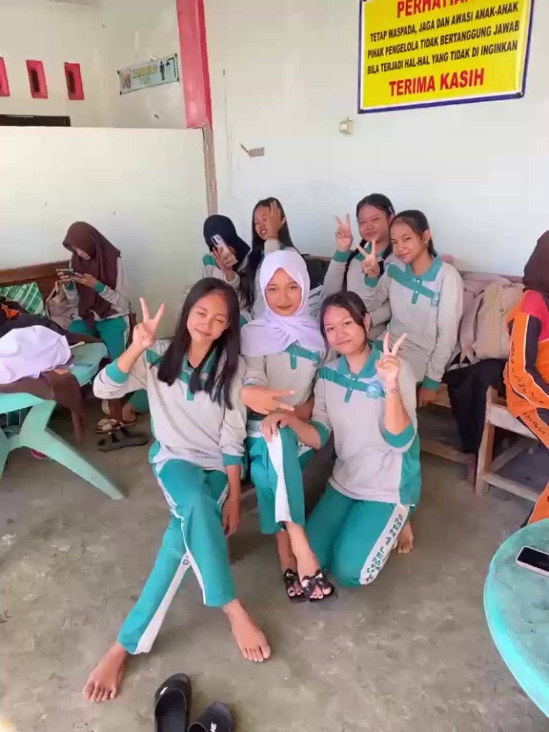 @๐ซ