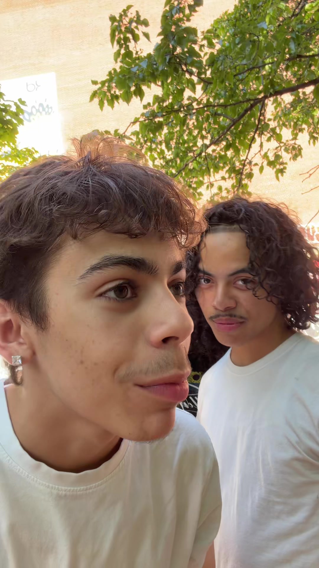 @iseezayy