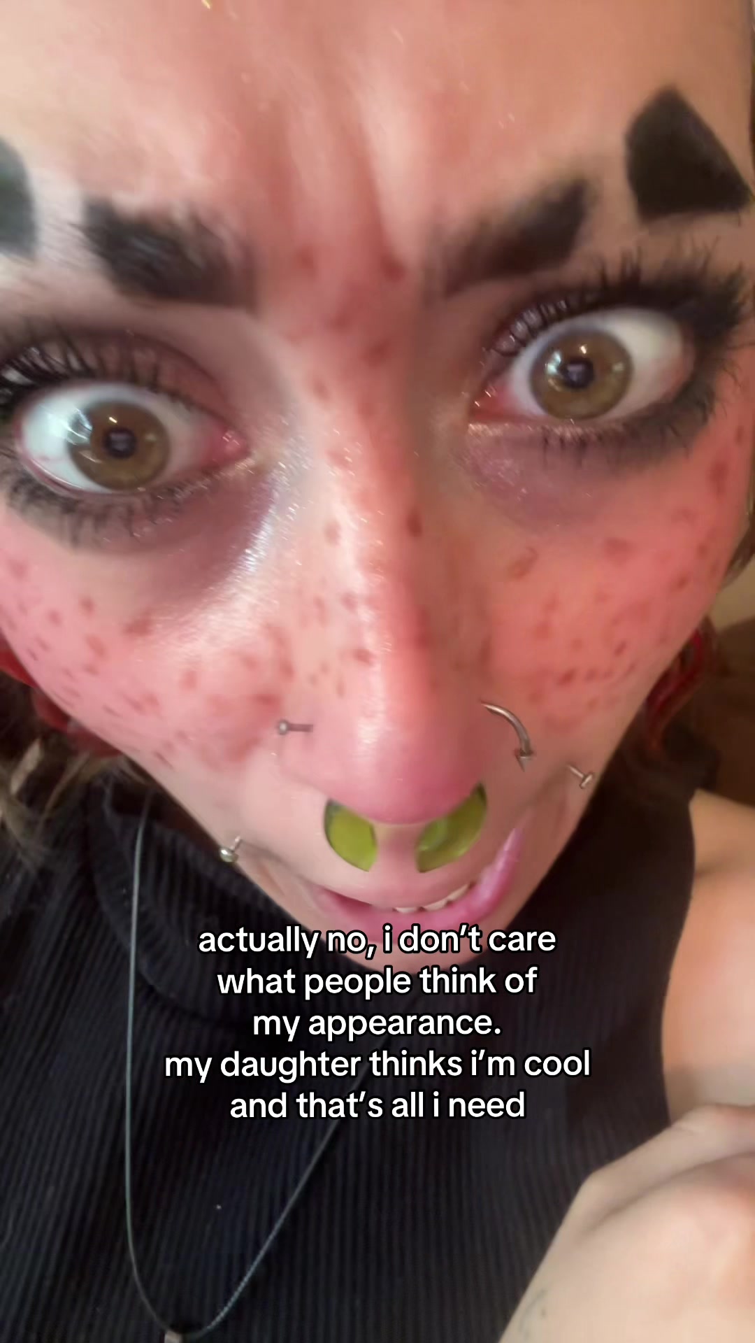 @Ani 🐛🍎