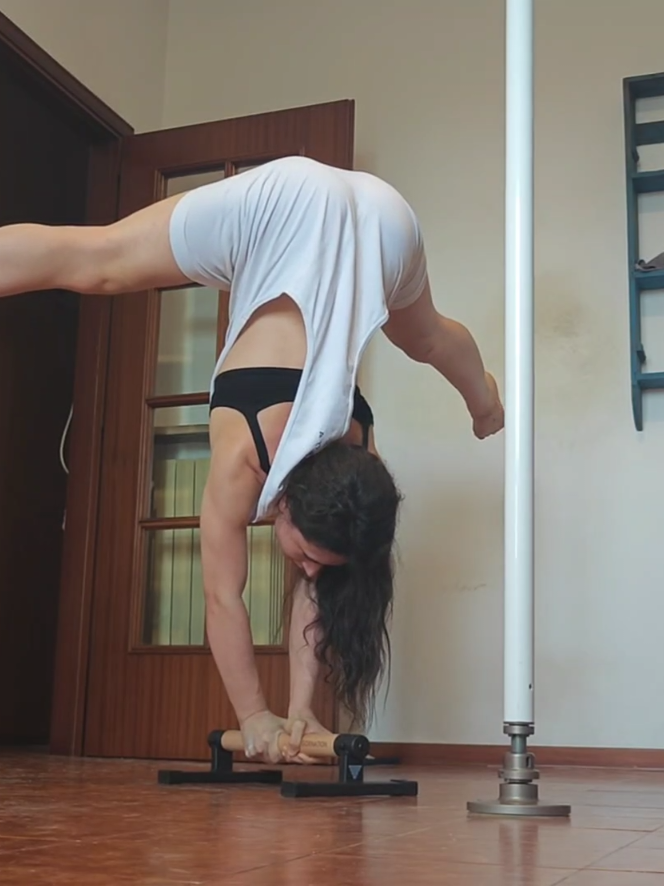@acrobatic___