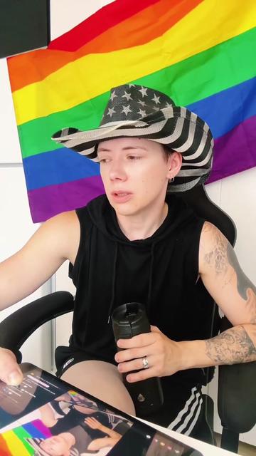 @Live free or die🏳️🌈