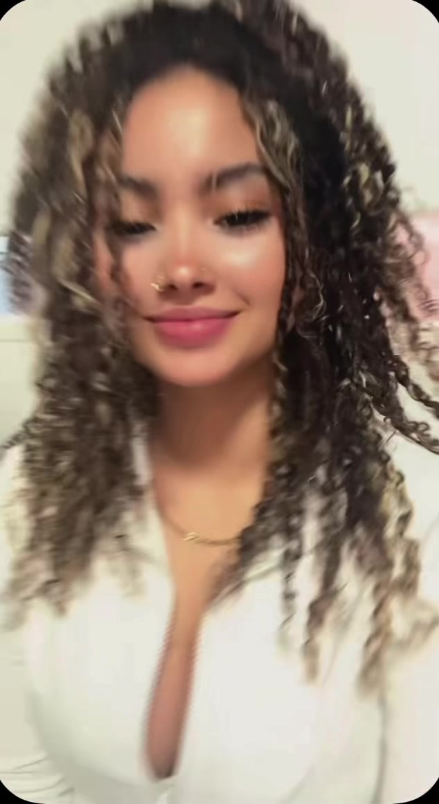 @Scarlethr_22