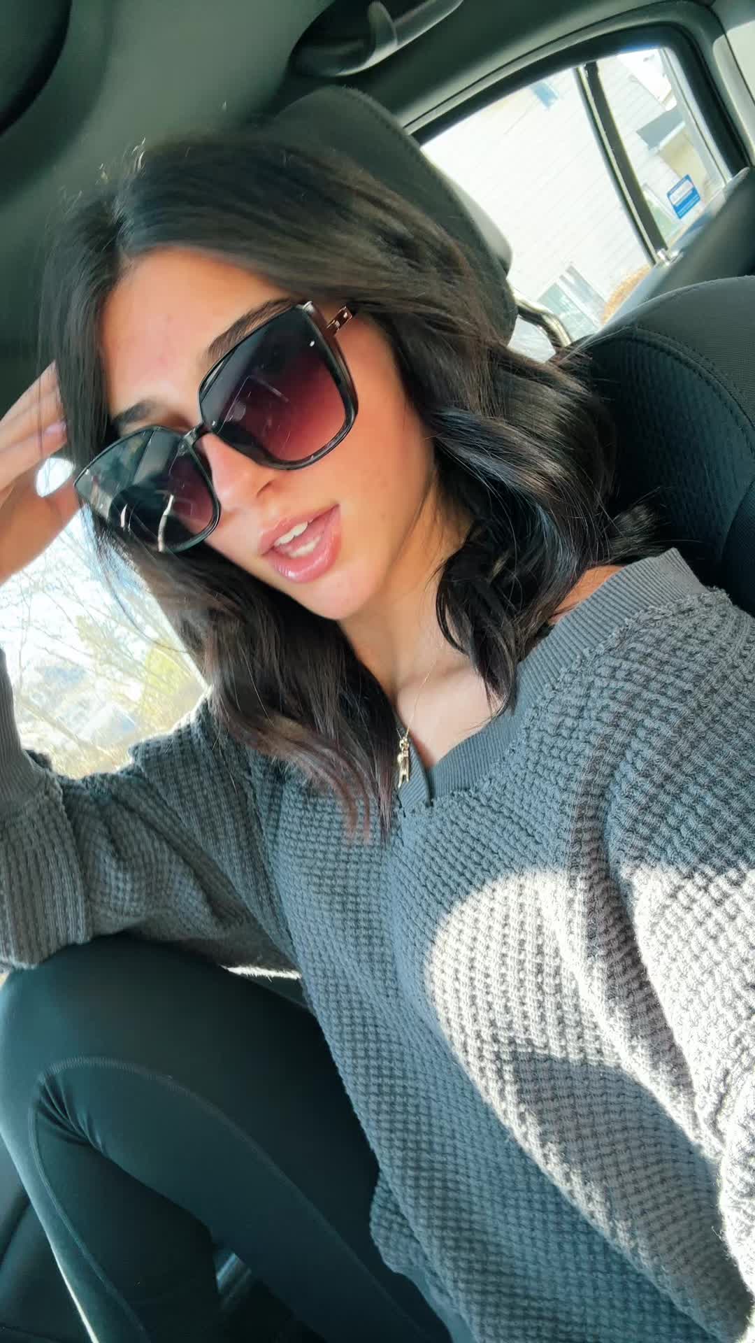 @bellaazelenskii