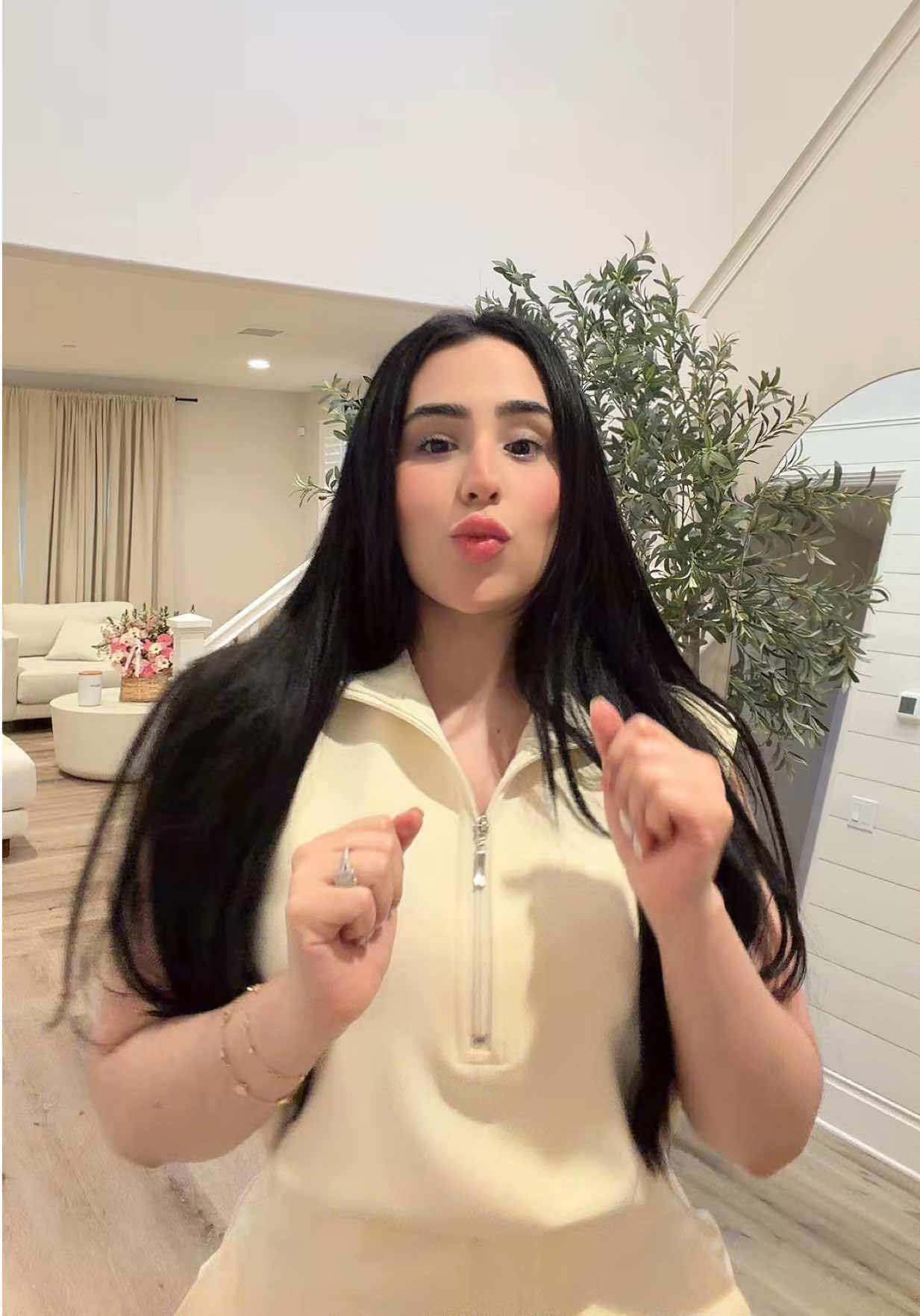 @stephaniereyex