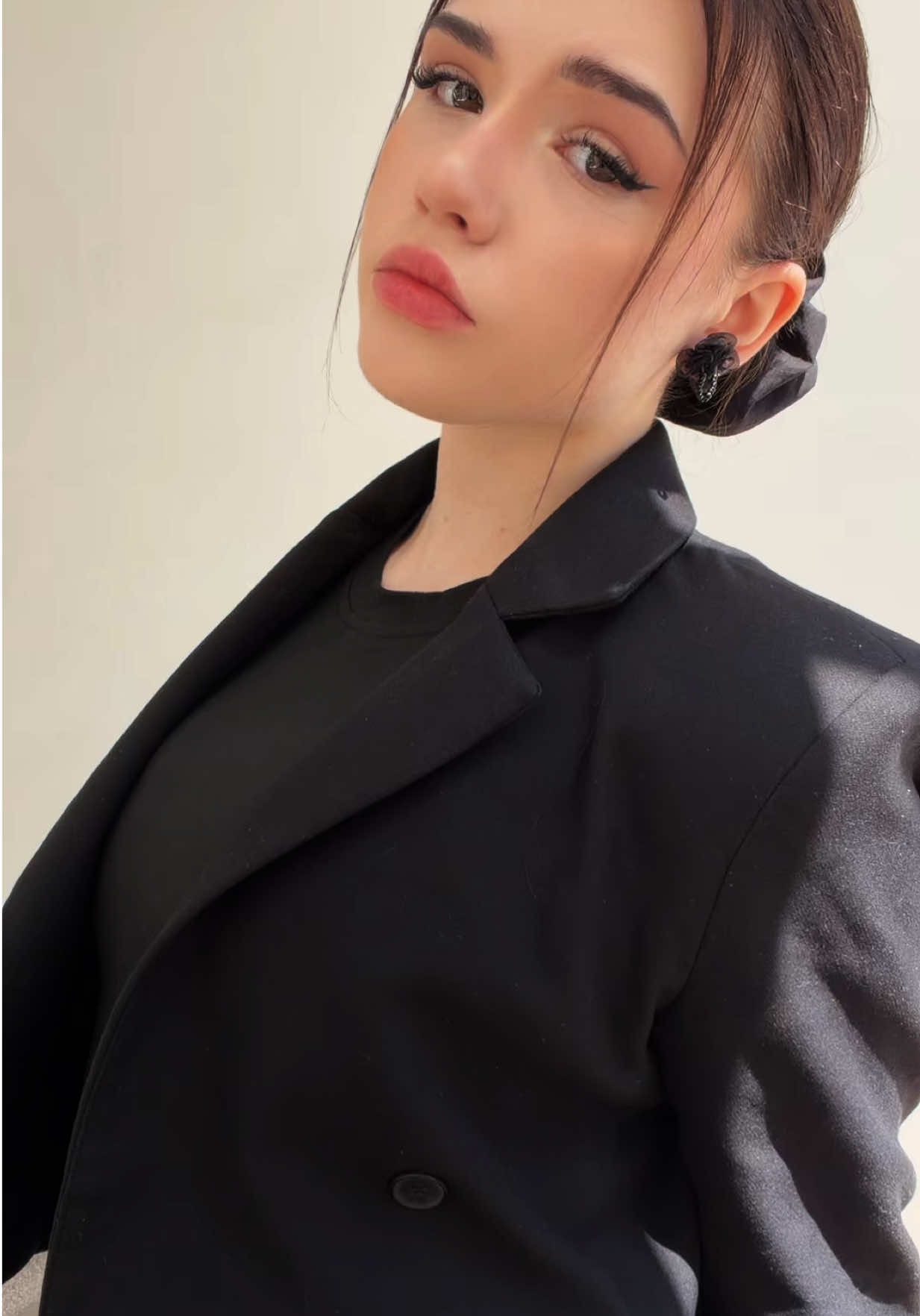 @𝐄𝐦𝐦𝐚