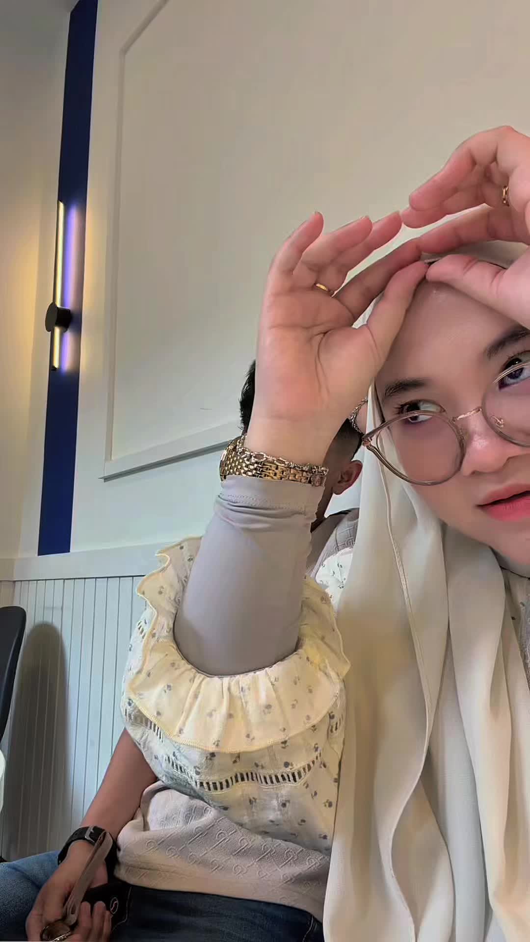@Bukan๐๐๐