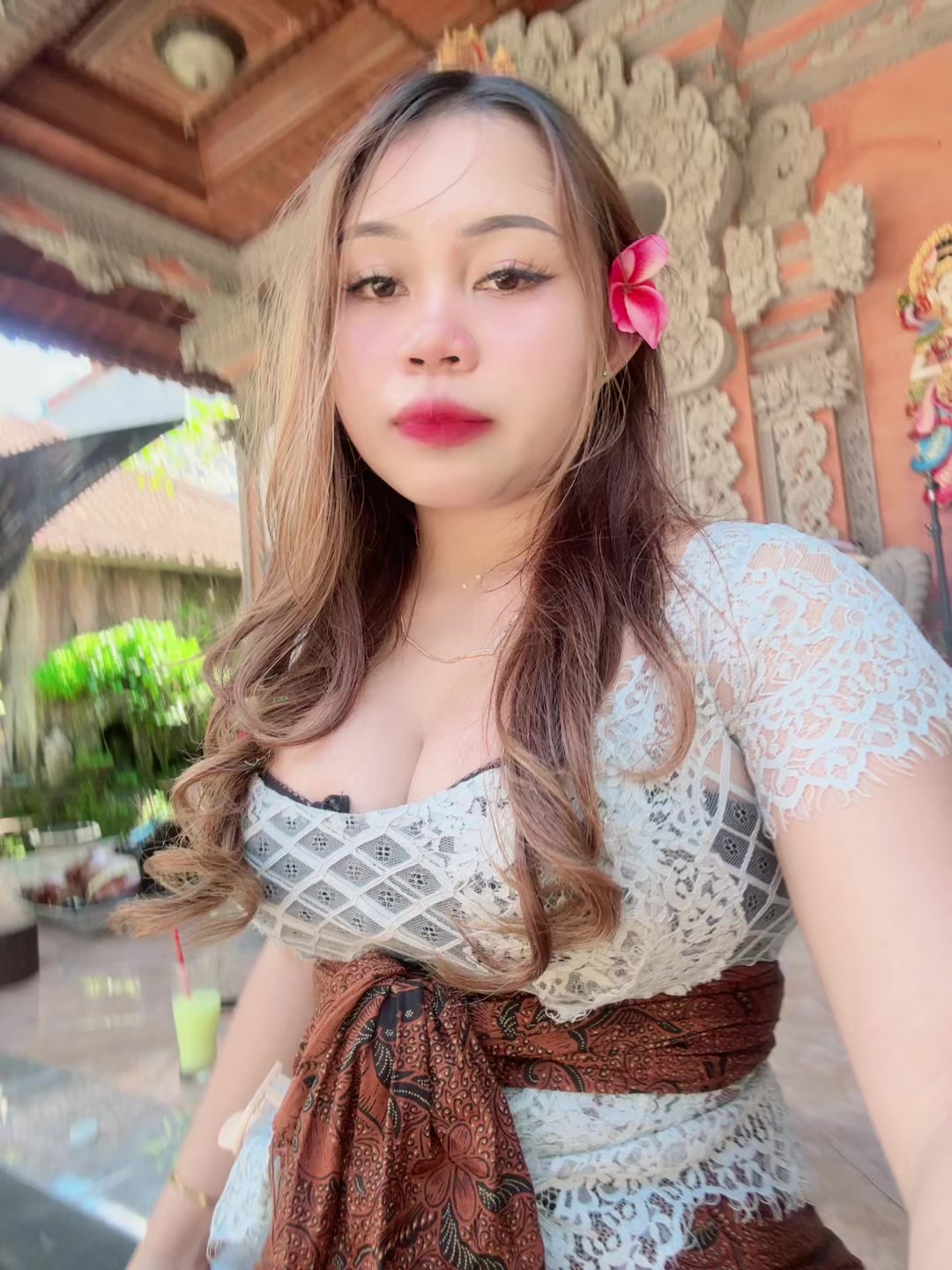 @Adeliskaaa.