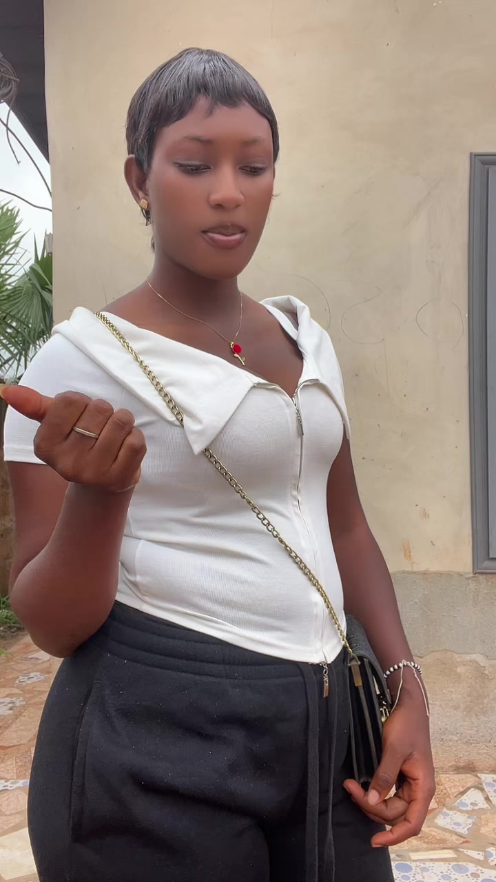 @Adjoah☠️~🧚♂️Sakyiwaa