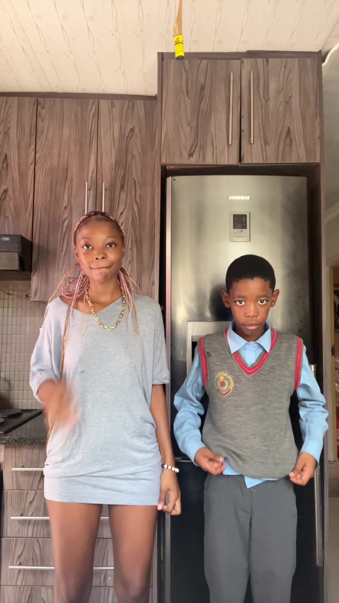 @Tshiamo