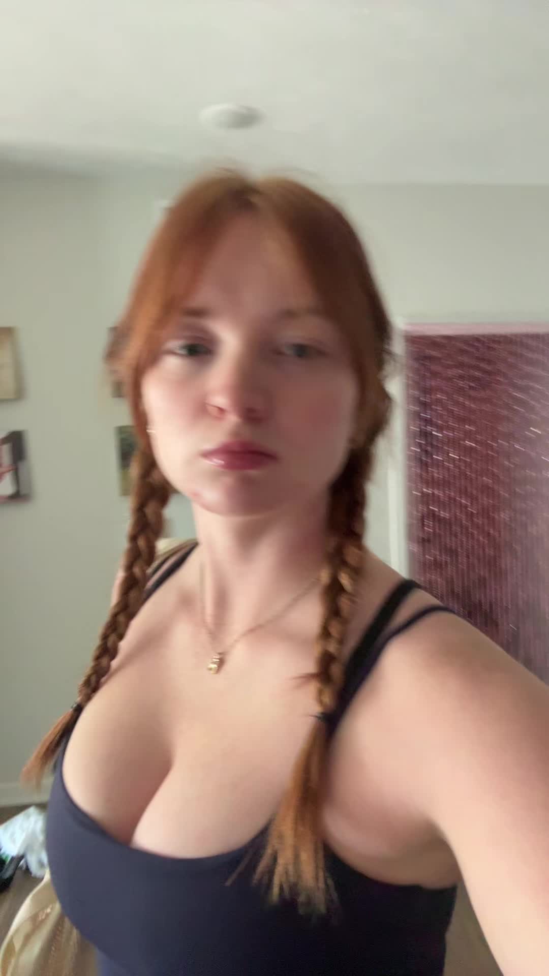 @👩🏼🦰