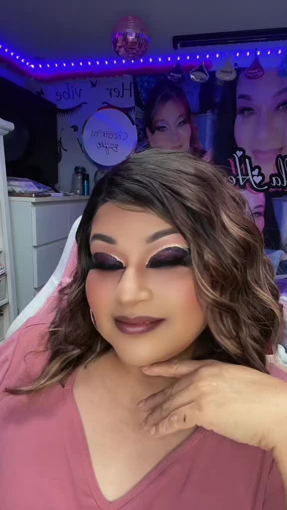 @BELLA HERNANDEZ