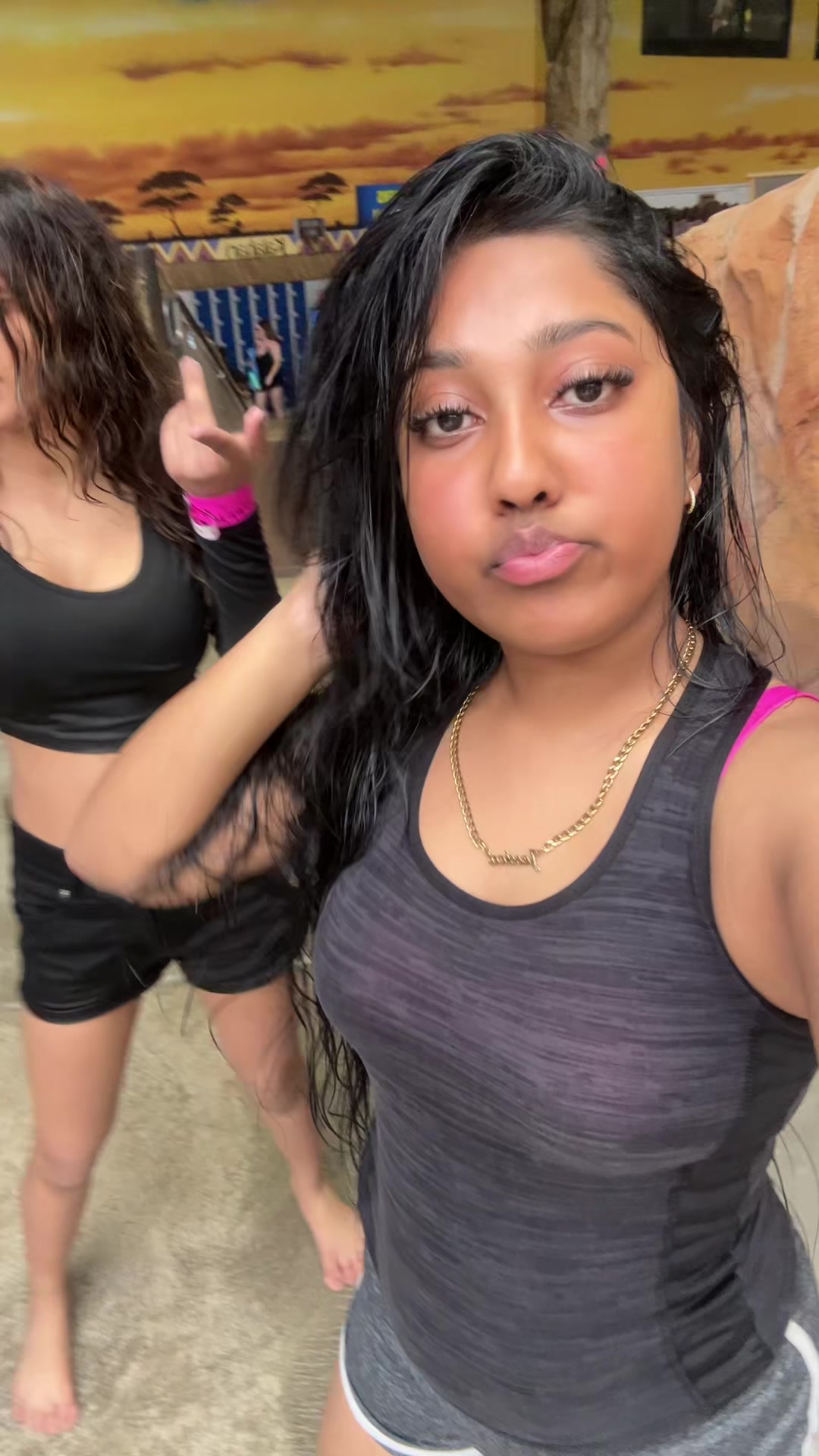 @Reena✨