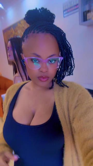 @Lindareign