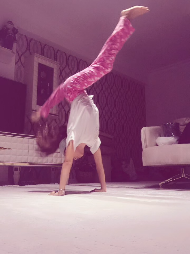 @almiraa_🤸🏻&zwj;♀️