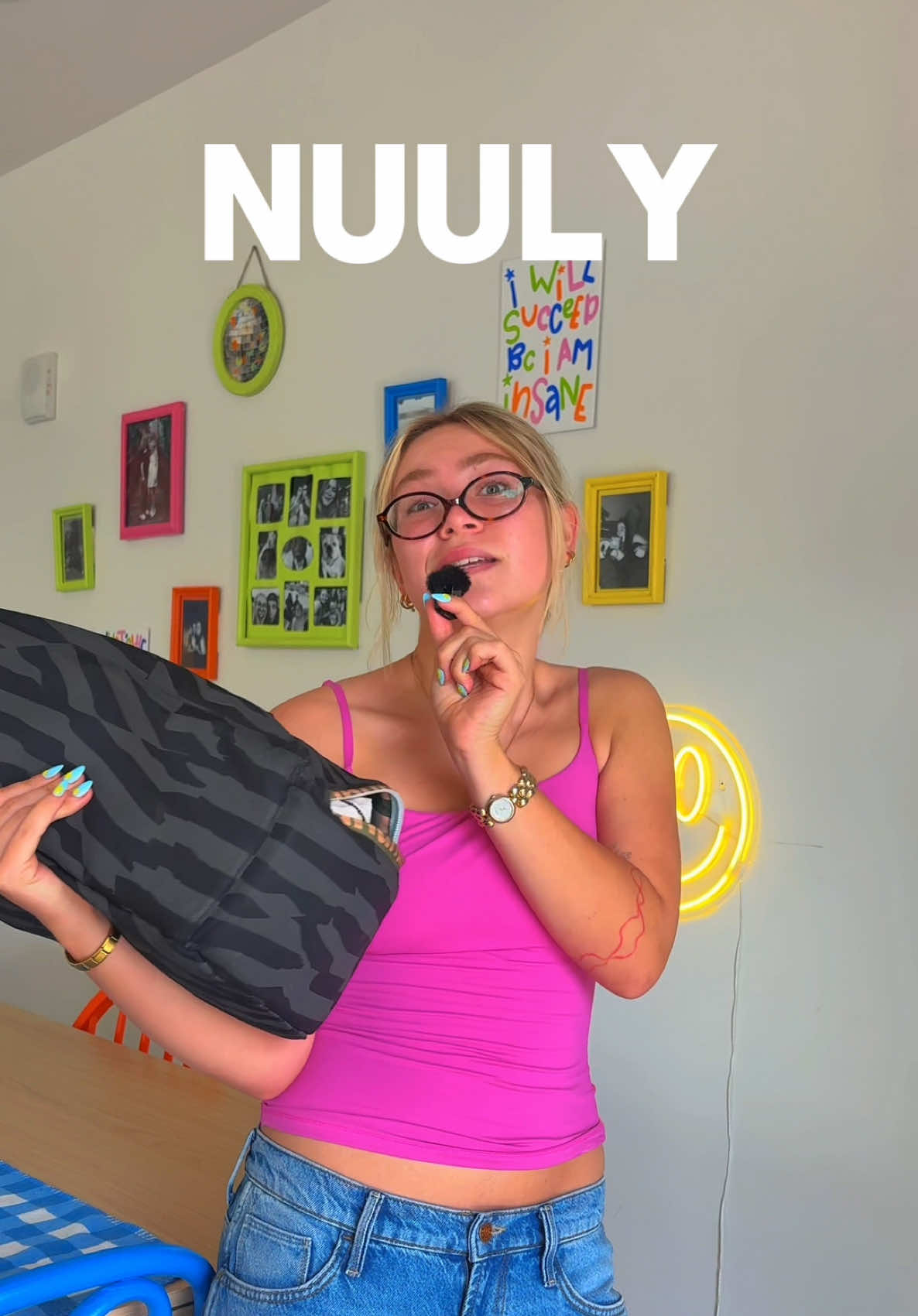 @mo!