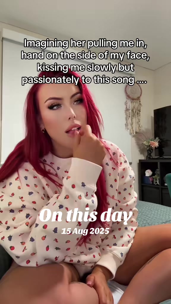 @LEASHBIAN 😈
