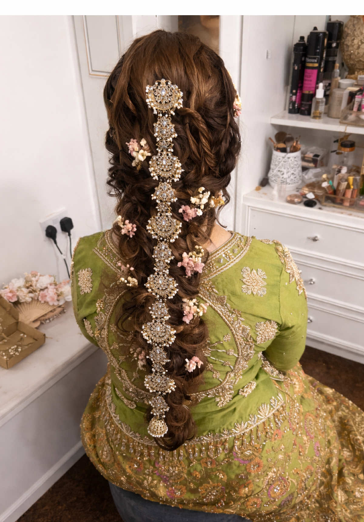 @hairbymomina