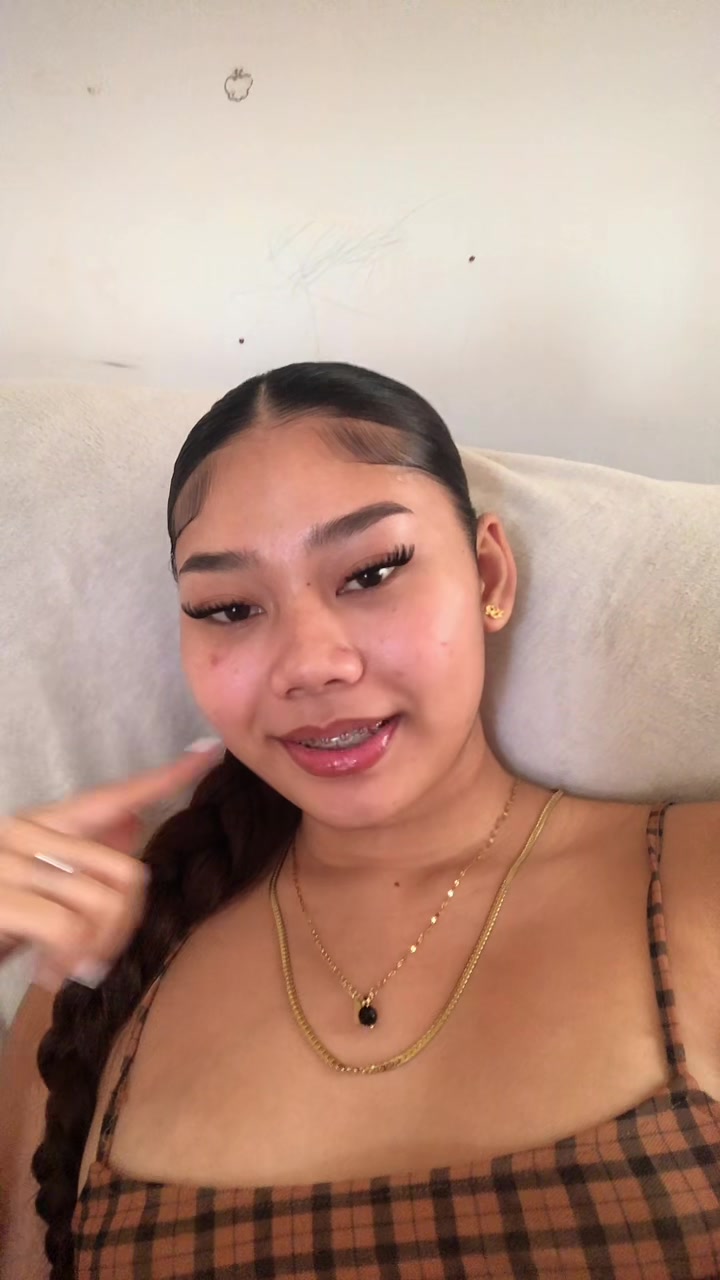 @𝒱