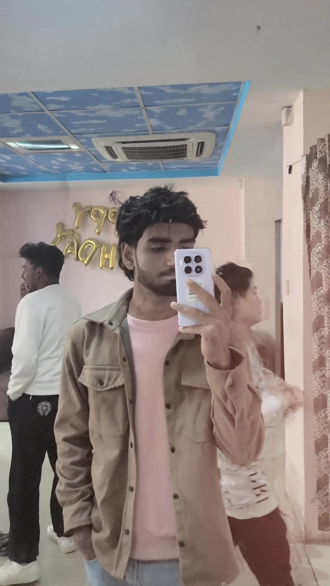 @🦅