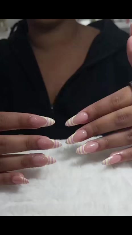 @velvet nails kw