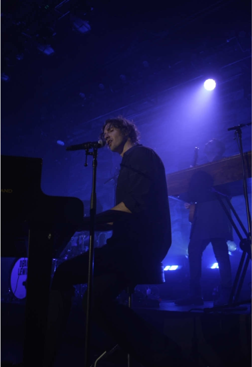 @Dean Lewis