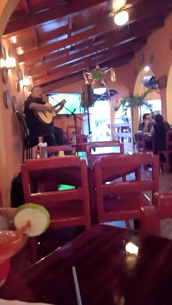 @Lulú Chaires