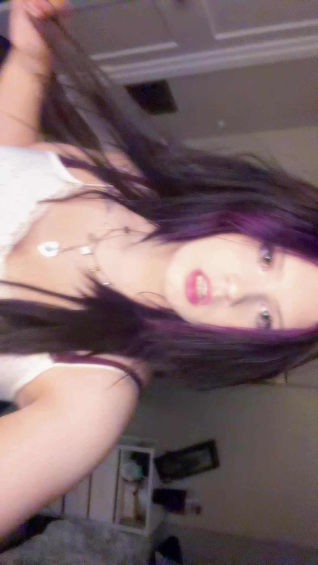 @isabella