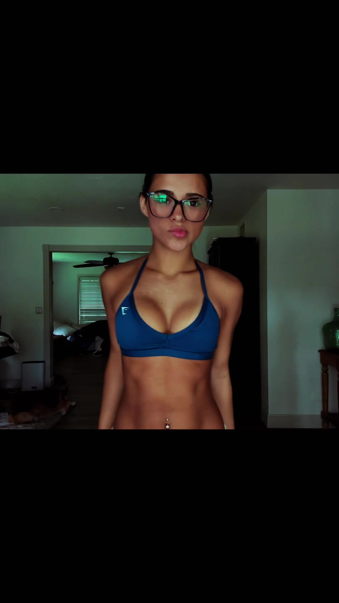 @arianaabondo